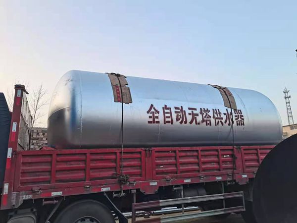 30噸臥式無塔供水設備.jpg 30噸臥式無塔供水設備.jpg